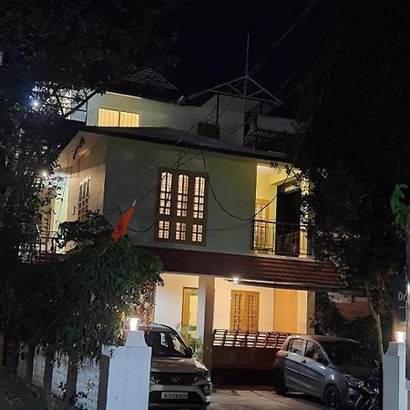 Oriole Homestay Thekkady Buitenkant foto