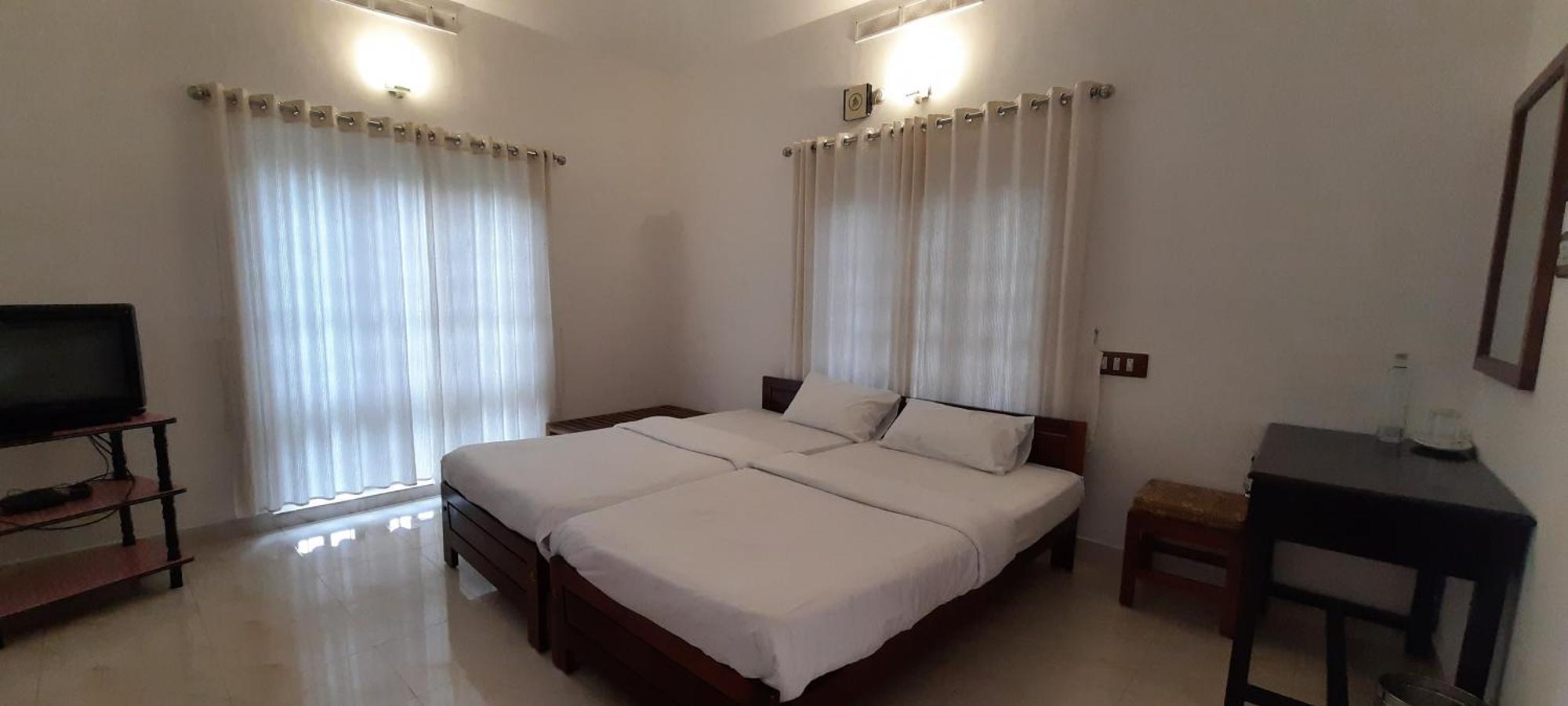 Oriole Homestay Thekkady Buitenkant foto