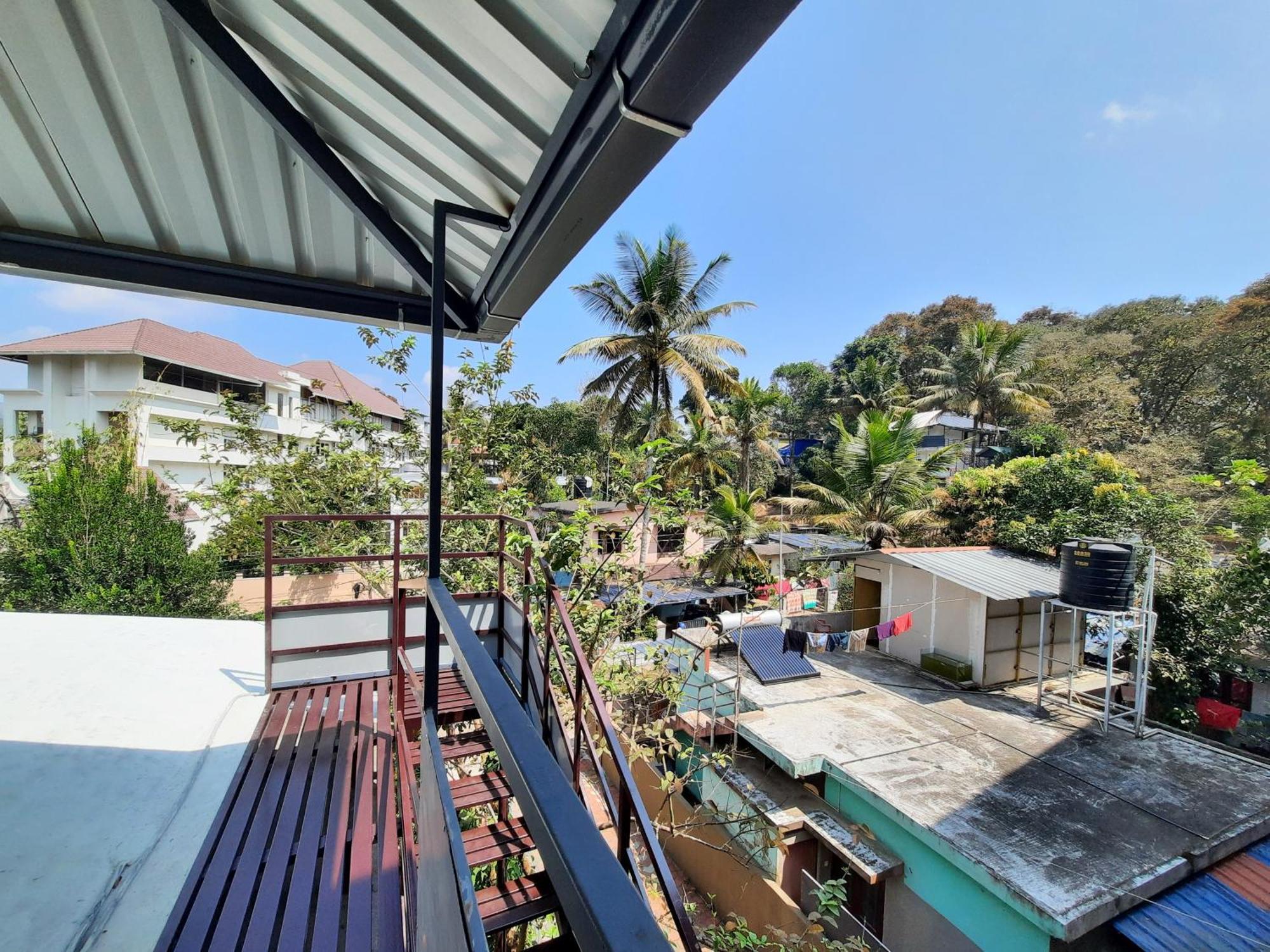 Oriole Homestay Thekkady Buitenkant foto