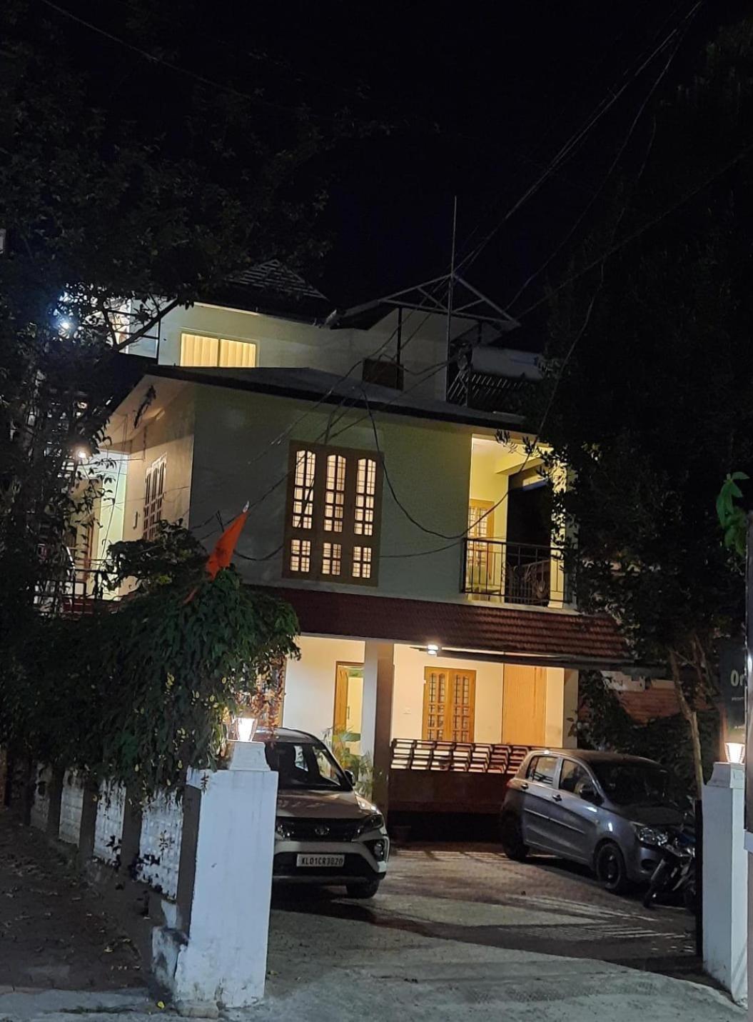 Oriole Homestay Thekkady Buitenkant foto