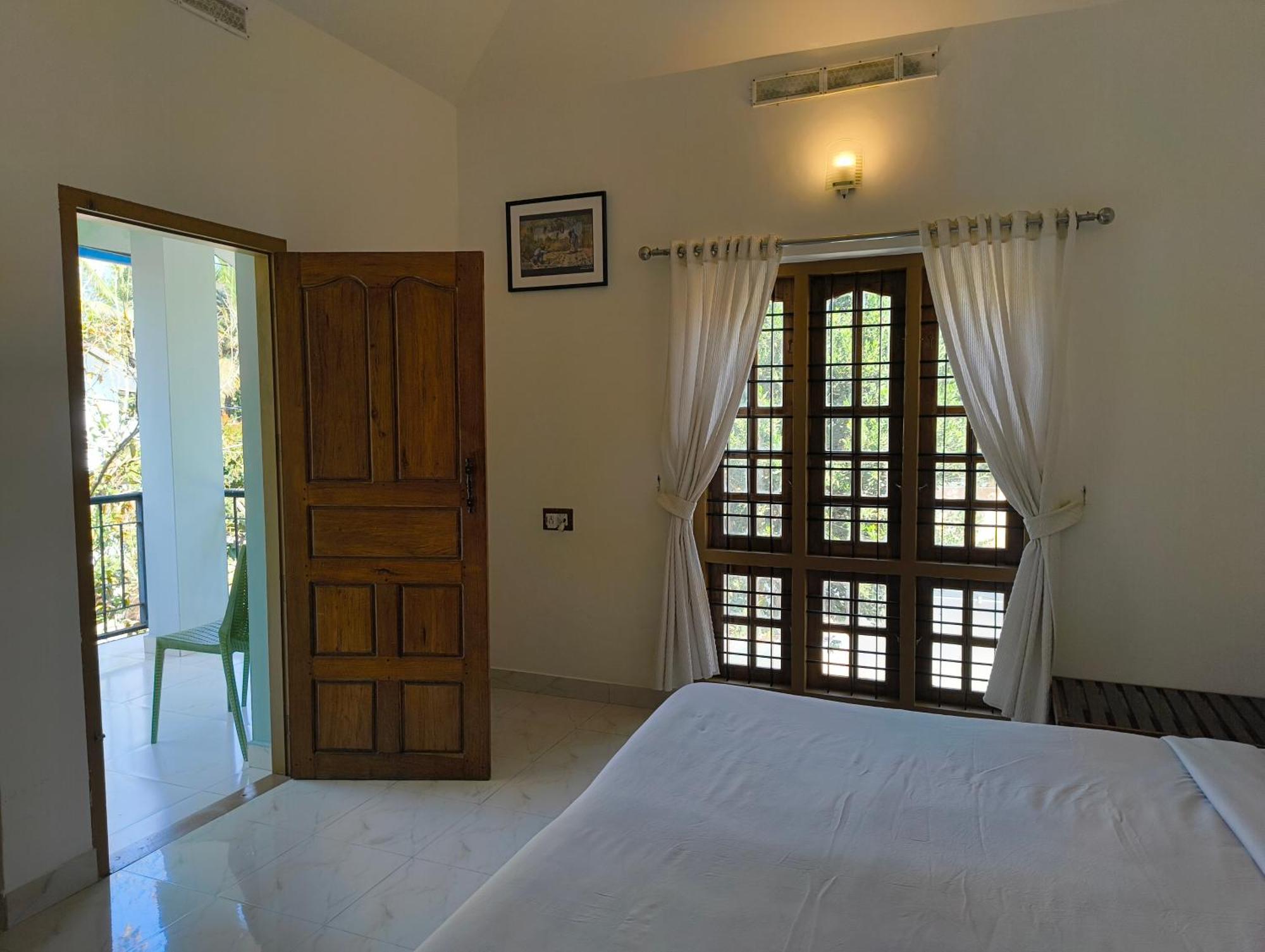 Oriole Homestay Thekkady Buitenkant foto